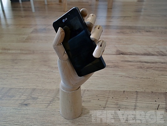 LG二代3D手机Optimus 3D Max开箱+简测