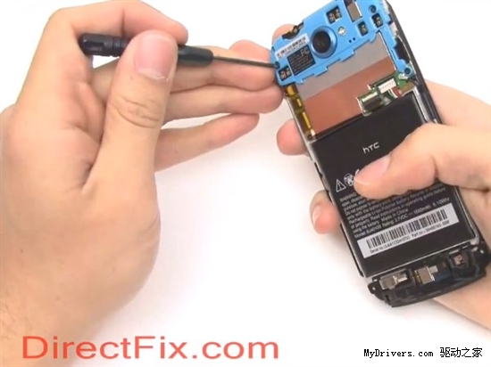 视频：HTC最薄手机One S大卸八块