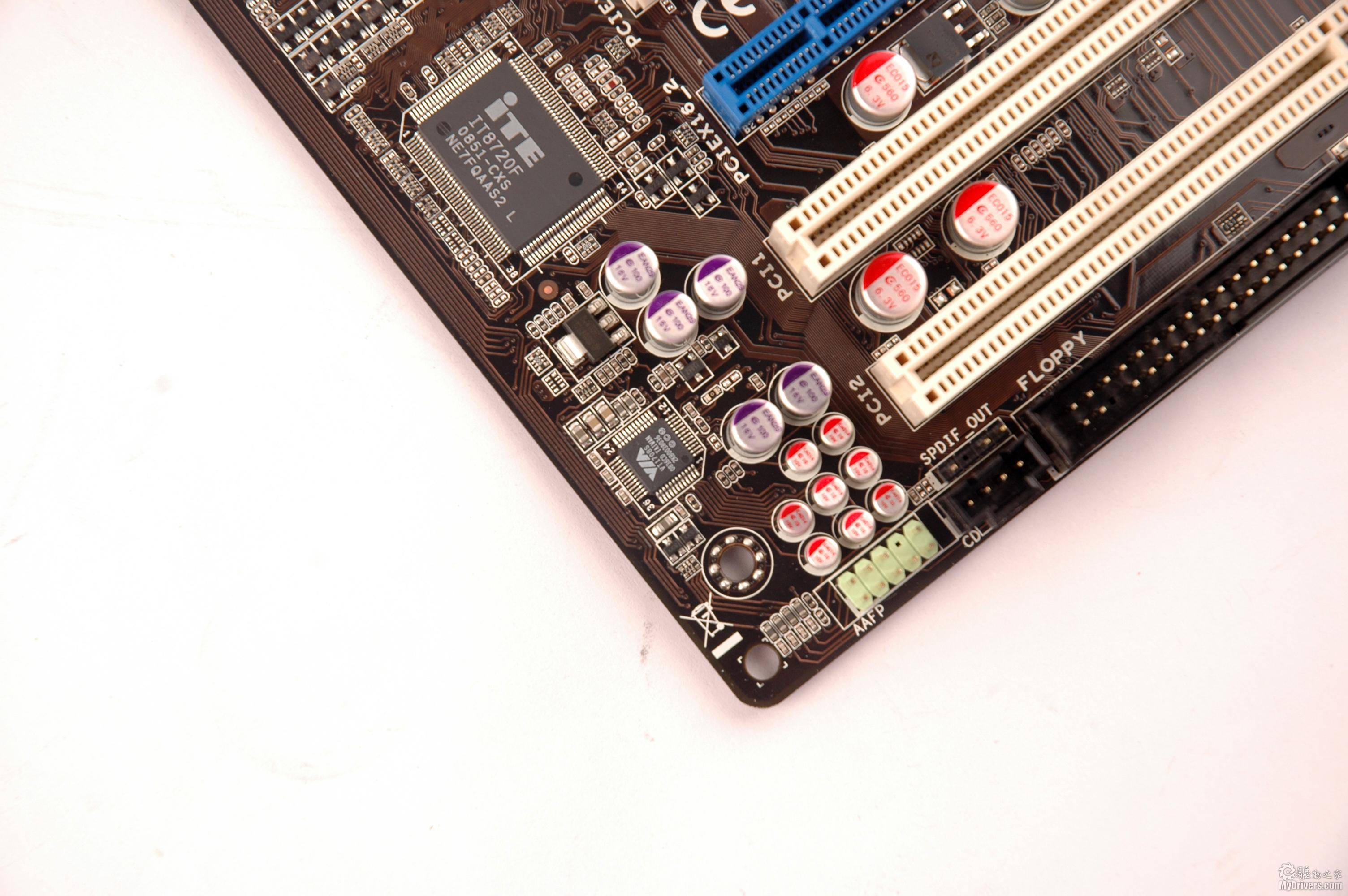 一线完美a板 华硕新款790gx主板评测