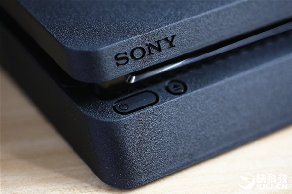 PS4 Slim�������ͼ�ͣ����С�ɣ�