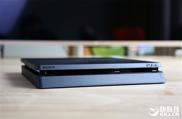 PS4 Slim�������ͼ�ͣ����С�ɣ�