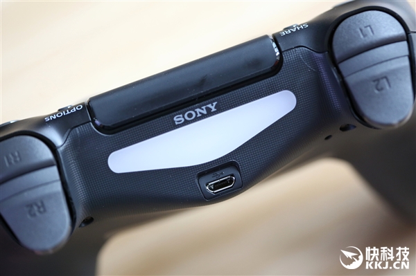 PS4 Slim�������ͼ�ͣ����С�ɣ�