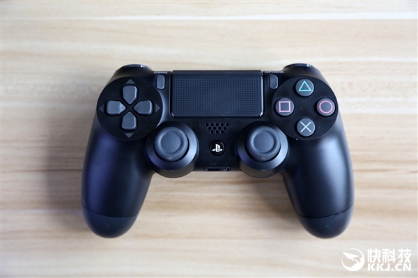 PS4 Slim�������ͼ�ͣ����С�ɣ�