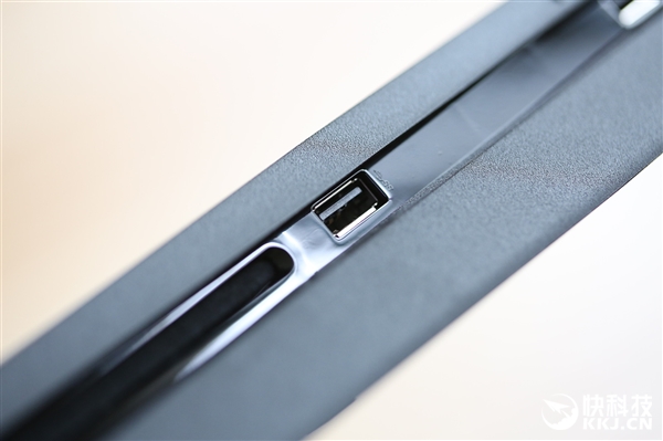 PS4 Slim�������ͼ�ͣ����С�ɣ�