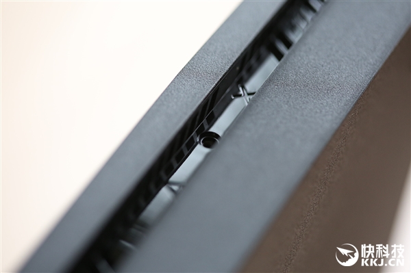 PS4 Slim�������ͼ�ͣ����С�ɣ�