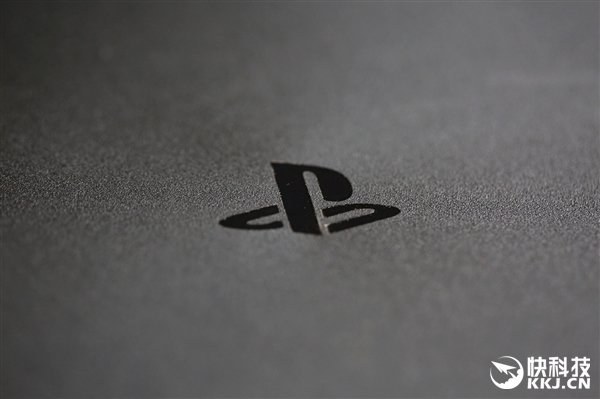 PS4 Slim�������ͼ�ͣ����С�ɣ�