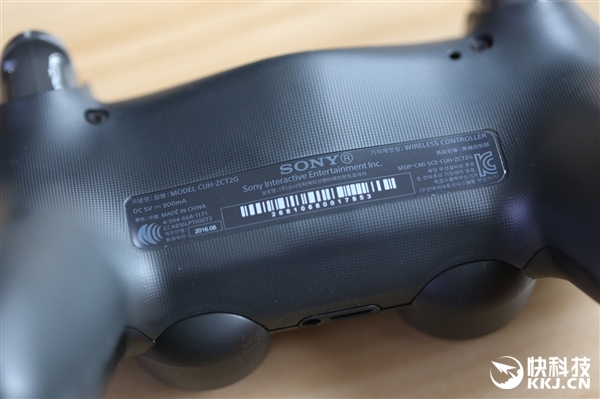 PS4 Slim�������ͼ�ͣ����С�ɣ�