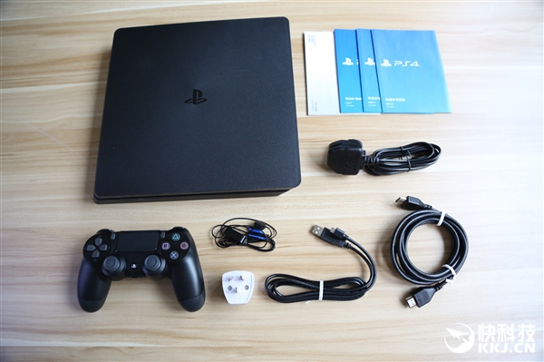 PS4 Slim�������ͼ�ͣ����С�ɣ�