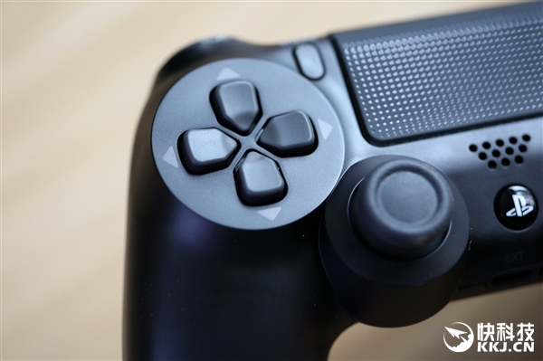 PS4 Slim�������ͼ�ͣ����С�ɣ�