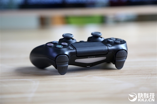 PS4 Slim�������ͼ�ͣ����С�ɣ�