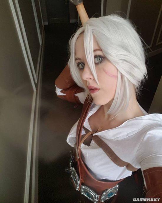 ����ʦ3��Ciri�Ը�COS���ظ��� ����ѩ�ش���ô��