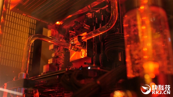 AMD 6��12�߳�Ryzen��ϲ�ع⣺���ܱ뺷