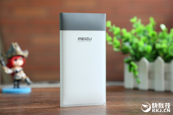 ����5s��è��װ���䣺85������Ѫ+1��mAh�ƶ���Դ