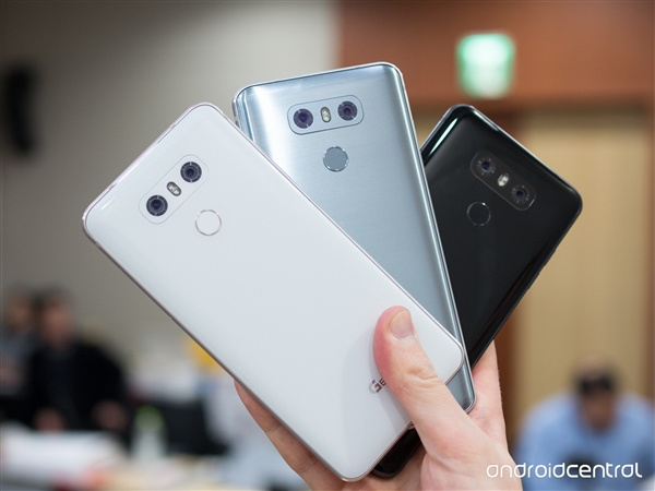 ����������LG G6�Ա�G5ͼ�ͣ�������ڱߡ���ͷ͹��