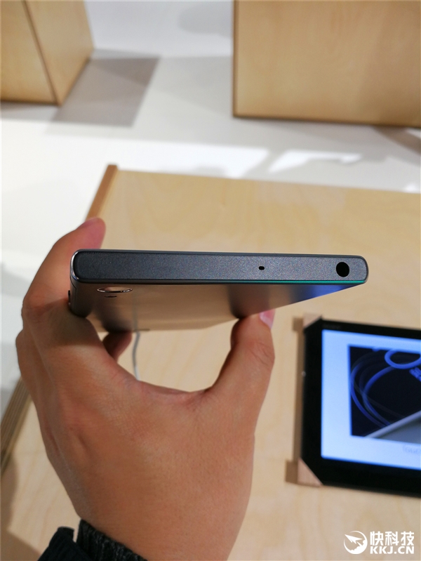 �ޱ߿��ޣ�����XA1 Ultra����ͼ�ͣ�˧��