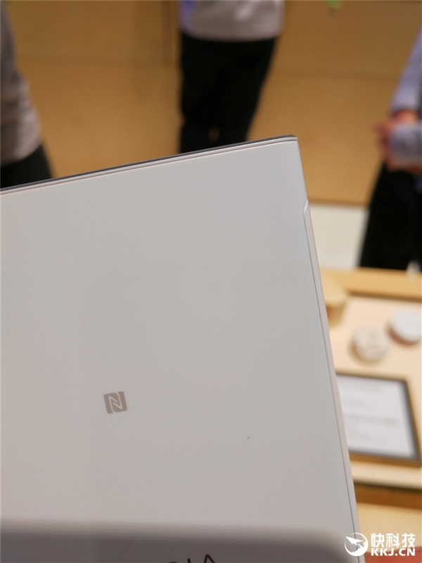 �ޱ߿��ޣ�����XA1 Ultra����ͼ�ͣ�˧��