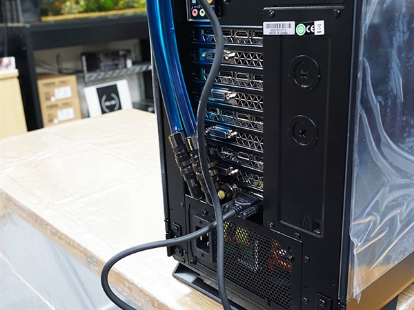 �ձ��ܳ�150����PC����·TITAN X�ӳ�