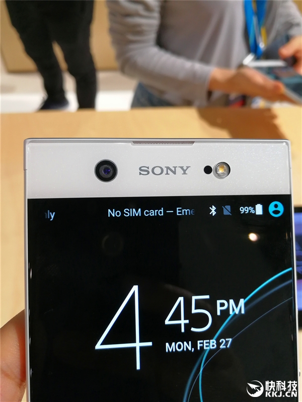 �ޱ߿��ޣ�����XA1 Ultra����ͼ�ͣ�˧��