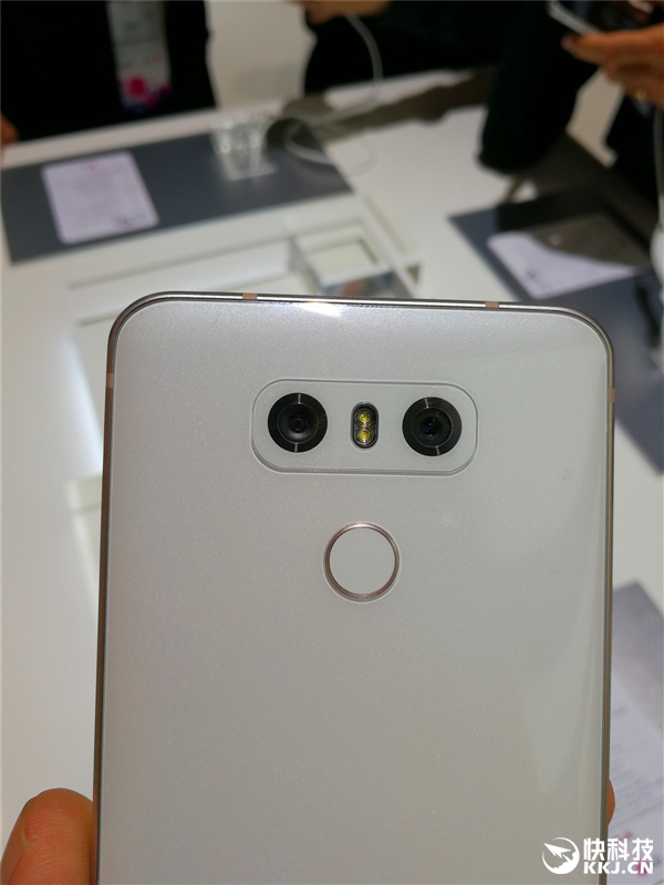 LG G6���ͼ�ͣ�18:9ȫ��Ұ��Ļ