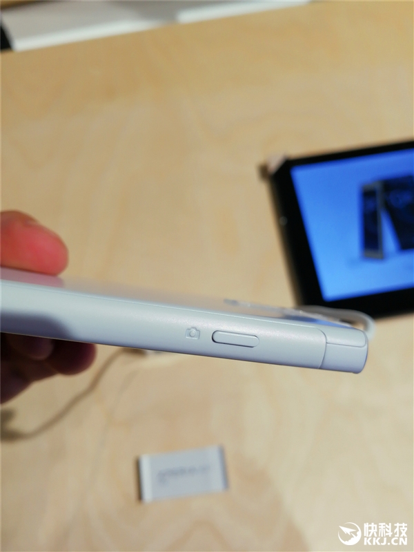 �ޱ߿��ޣ�����XA1 Ultra����ͼ�ͣ�˧��