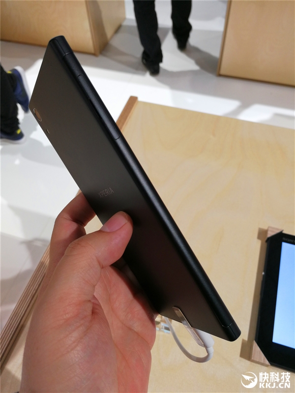 �ޱ߿��ޣ�����XA1 Ultra����ͼ�ͣ�˧��