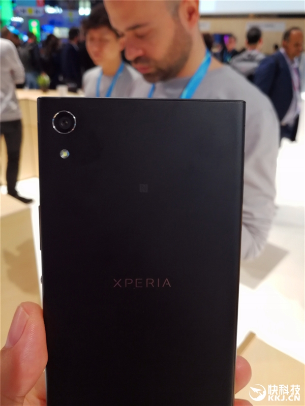 �ޱ߿��ޣ�����XA1 Ultra����ͼ�ͣ�˧��