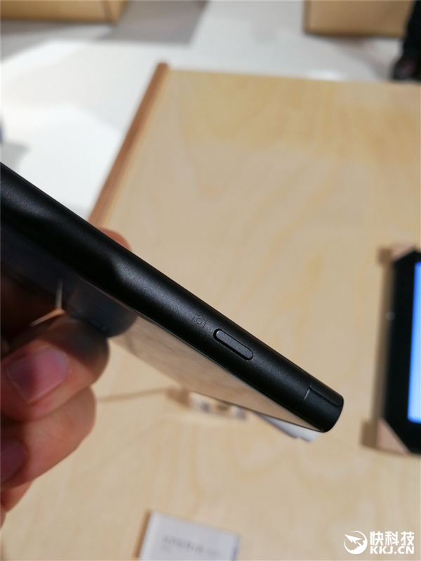 �ޱ߿��ޣ�����XA1 Ultra����ͼ�ͣ�˧��