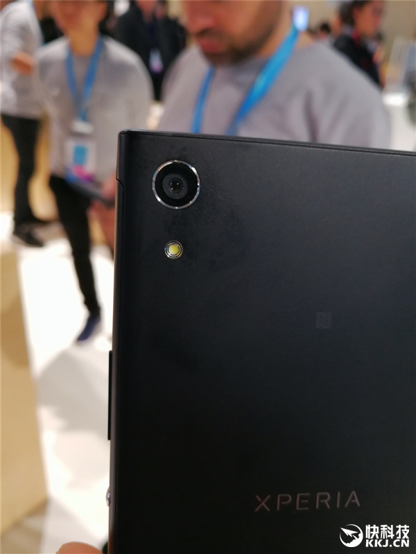 �ޱ߿��ޣ�����XA1 Ultra����ͼ�ͣ�˧��