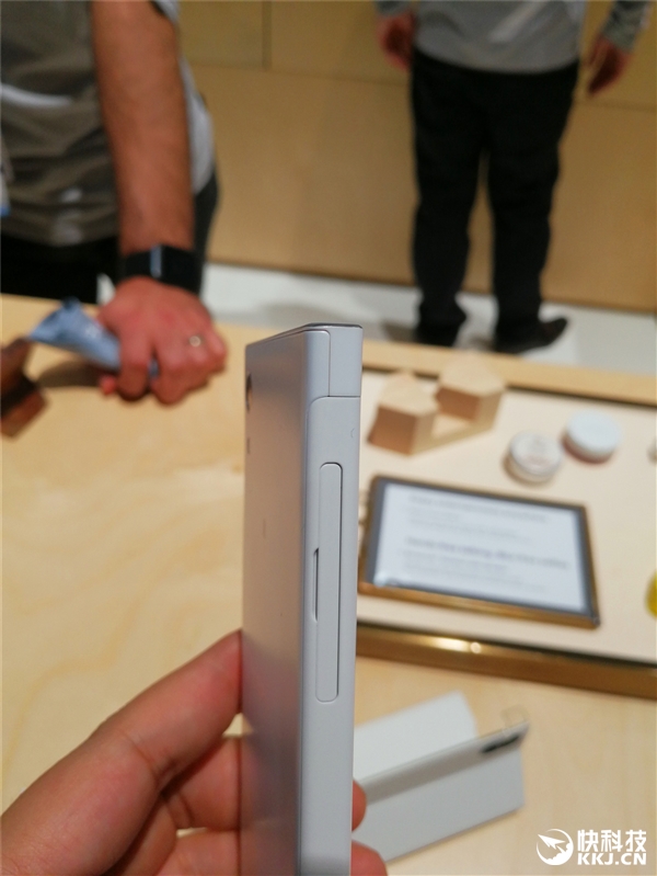 �ޱ߿��ޣ�����XA1 Ultra����ͼ�ͣ�˧��