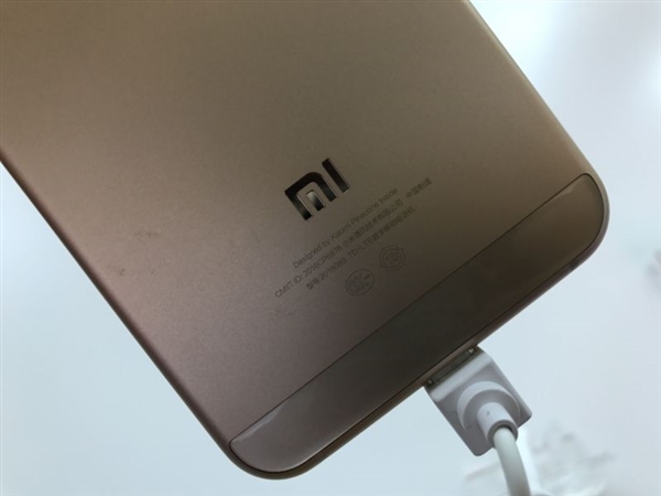 ���������� С��5c���ͼ�ͣ��ڱ߹�խ��