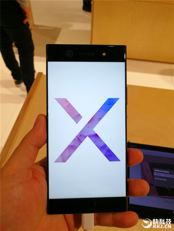 �ޱ߿��ޣ�����XA1 Ultra����ͼ�ͣ�˧��