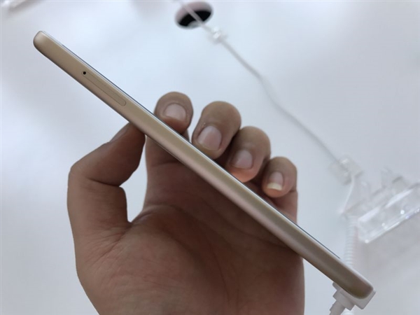 ���������� С��5c���ͼ�ͣ��ڱ߹�խ��