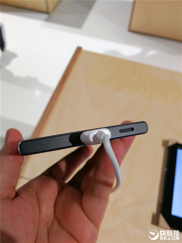 �ޱ߿��ޣ�����XA1 Ultra����ͼ�ͣ�˧��