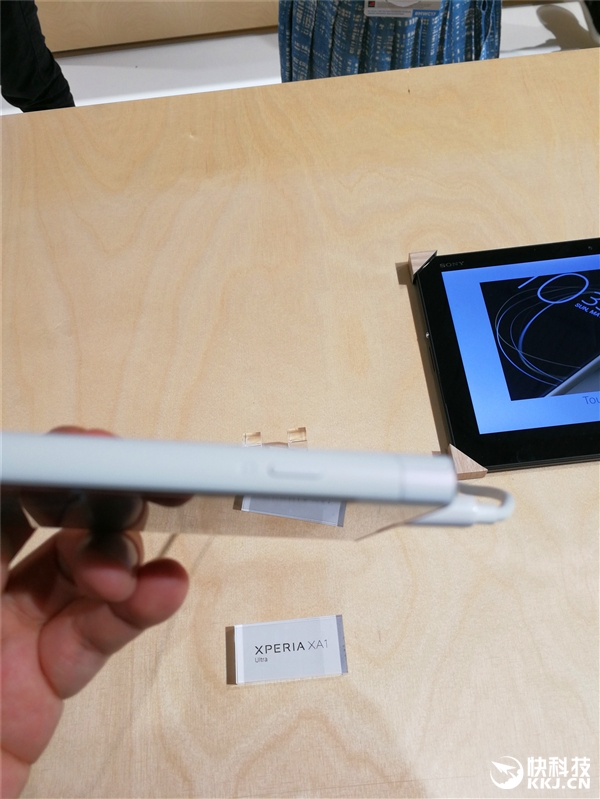 �ޱ߿��ޣ�����XA1 Ultra����ͼ�ͣ�˧��