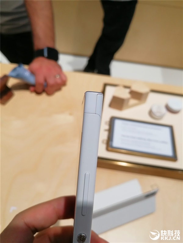 �ޱ߿��ޣ�����XA1 Ultra����ͼ�ͣ�˧��