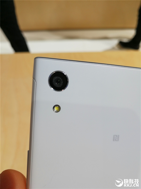 �ޱ߿��ޣ�����XA1 Ultra����ͼ�ͣ�˧��