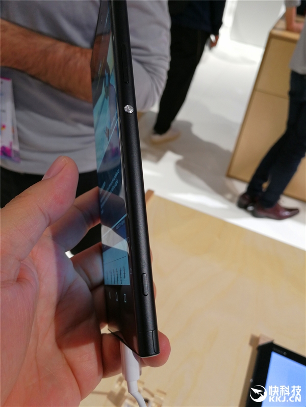 �ޱ߿��ޣ�����XA1 Ultra����ͼ�ͣ�˧��