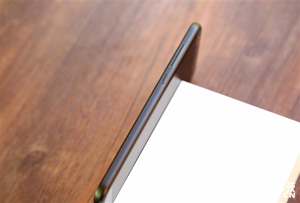 1499Ԫ����S1��������С��5C��ɫ�濪��ͼ��