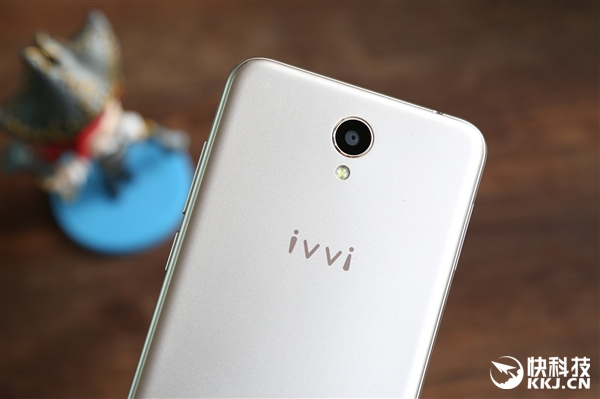 Ů������ӱ���� ivvi V1���䣺����֧�ֻƽ�LTE