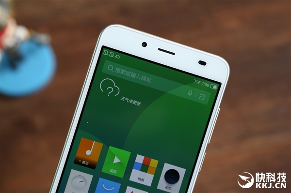 Ů������ӱ���� ivvi V1���䣺����֧�ֻƽ�LTE