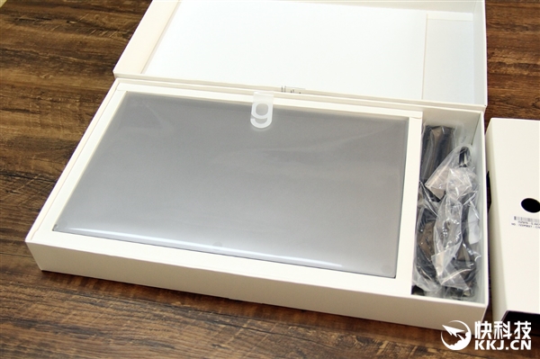 1090�˼����ᱡ��LG gram 15Z970����濪��ͼ��