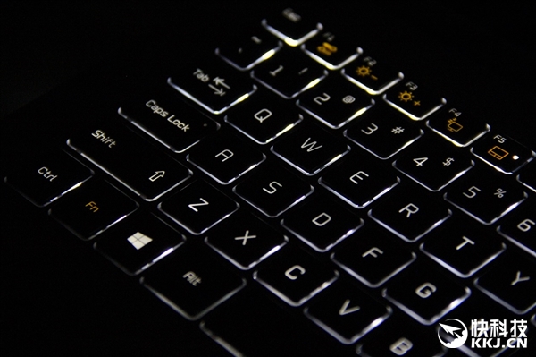 1090�˼����ᱡ��LG gram 15Z970����濪��ͼ��