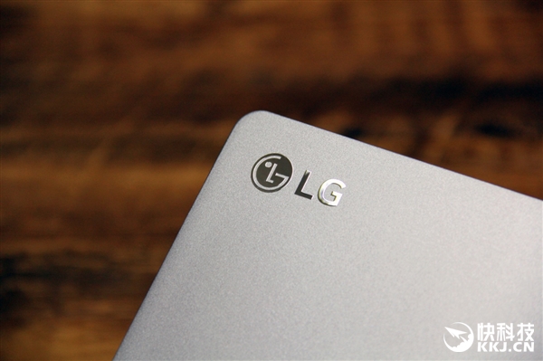 1090�˼����ᱡ��LG gram 15Z970����濪��ͼ��