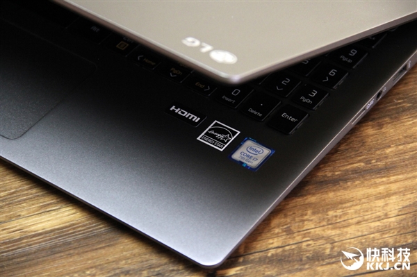 1090�˼����ᱡ��LG gram 15Z970����濪��ͼ��