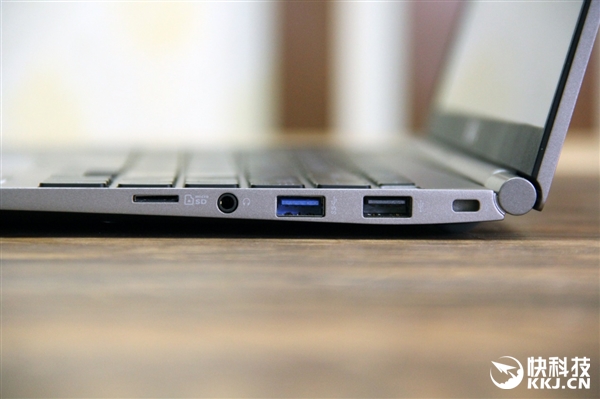 1090�˼����ᱡ��LG gram 15Z970����濪��ͼ��