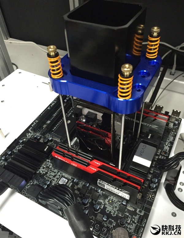 GTX 1080 Ti�񱩳�Ƶ�Ƽ�¼��Titan X�ٲ�������