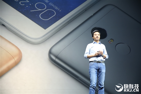 �������ϣ�С�ױ��·����»����ع⣺�����콢��