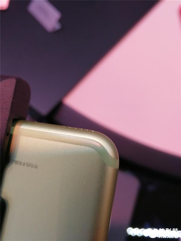 �������ʣ���ΪP10�ƹ�ľ������ɫ�����������