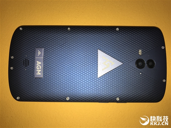 ʷ�����޵�����835�콢��8GB�ڴ桢IP68������ˮ