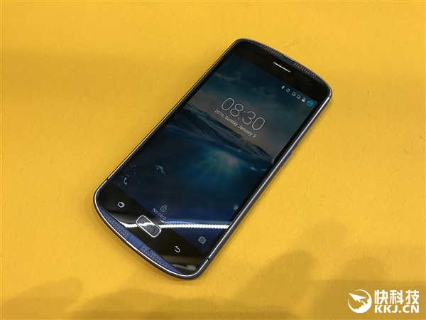 ʷ�����޵�����835�콢��8GB�ڴ桢IP68������ˮ